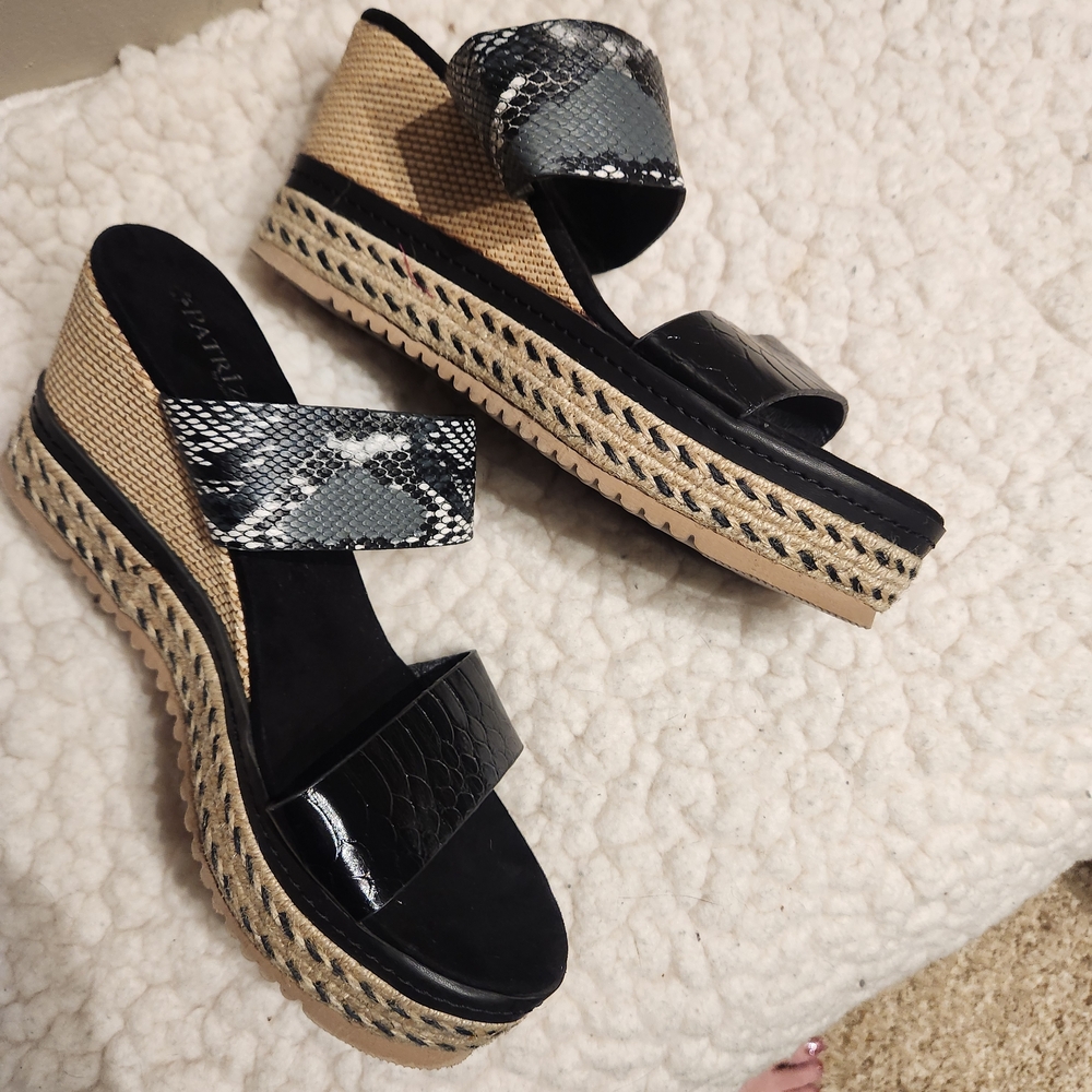 Black and Gray Women's Sandals